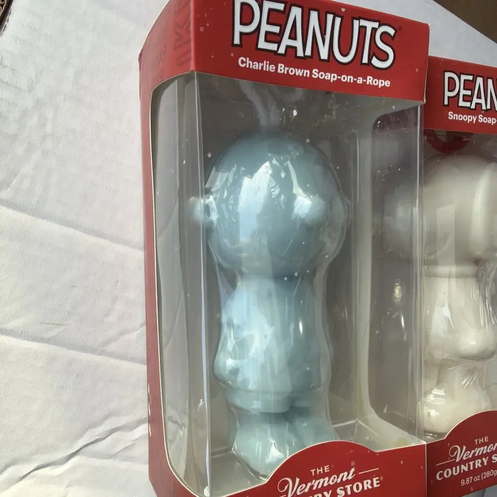 Vintage NIB Peanuts Charlie Brown Snoopy Soap on a Rope‎ Vermont Country Store
